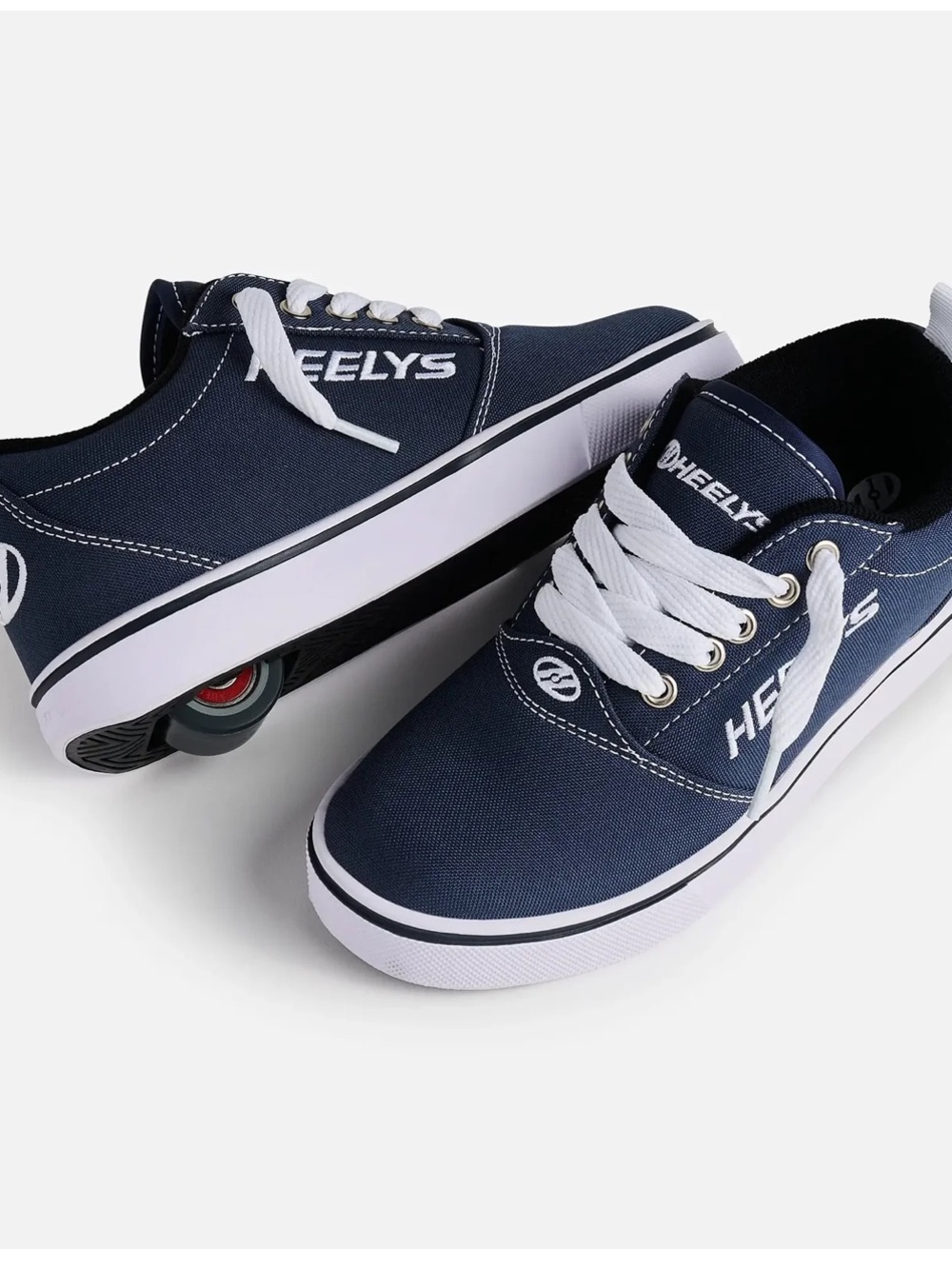 Heelys Pro 20 Women’s 7 NWOT Skate Shoes Wheels Low Top Navy Blue